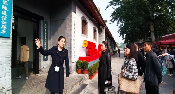 公物拍賣(mài)行公司開(kāi)展“重溫紅色記憶，傳承革命精神”主題黨日活動(dòng)