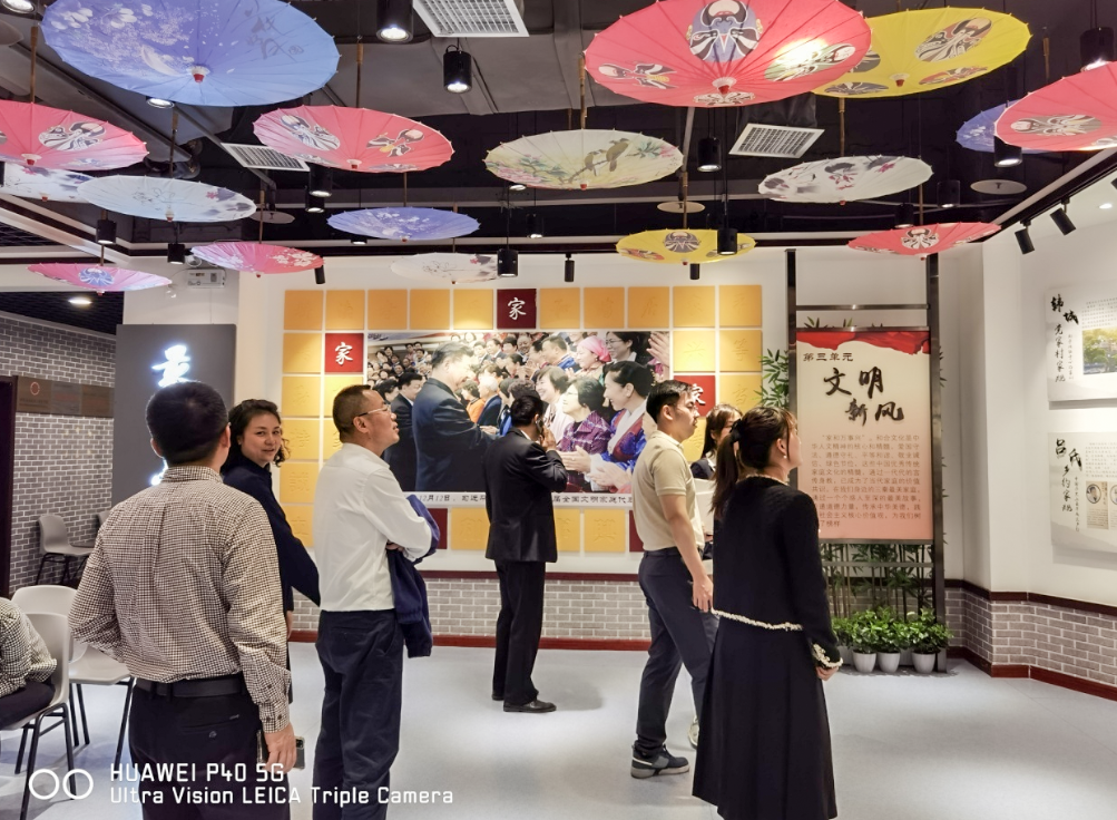 公司固定收益部黨支部、投行業(yè)務(wù)部黨支部、綜合事務(wù)部與金融（產(chǎn)業(yè)）基地保障黨支部開(kāi)展聯(lián)合黨日活動(dòng)